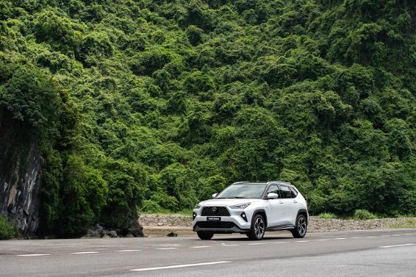 Giá xe Toyota Yaris Cross [company field=